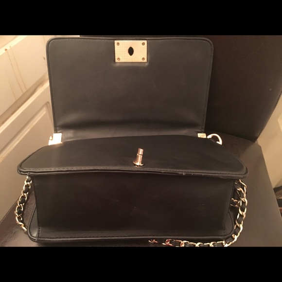 Black Quilted Chain Bag - Picture 2 of 4